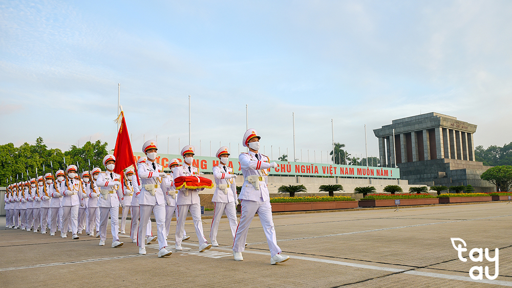 The largest square in Vietnam is located where? 9 quang truong lon nhat viet nam 7