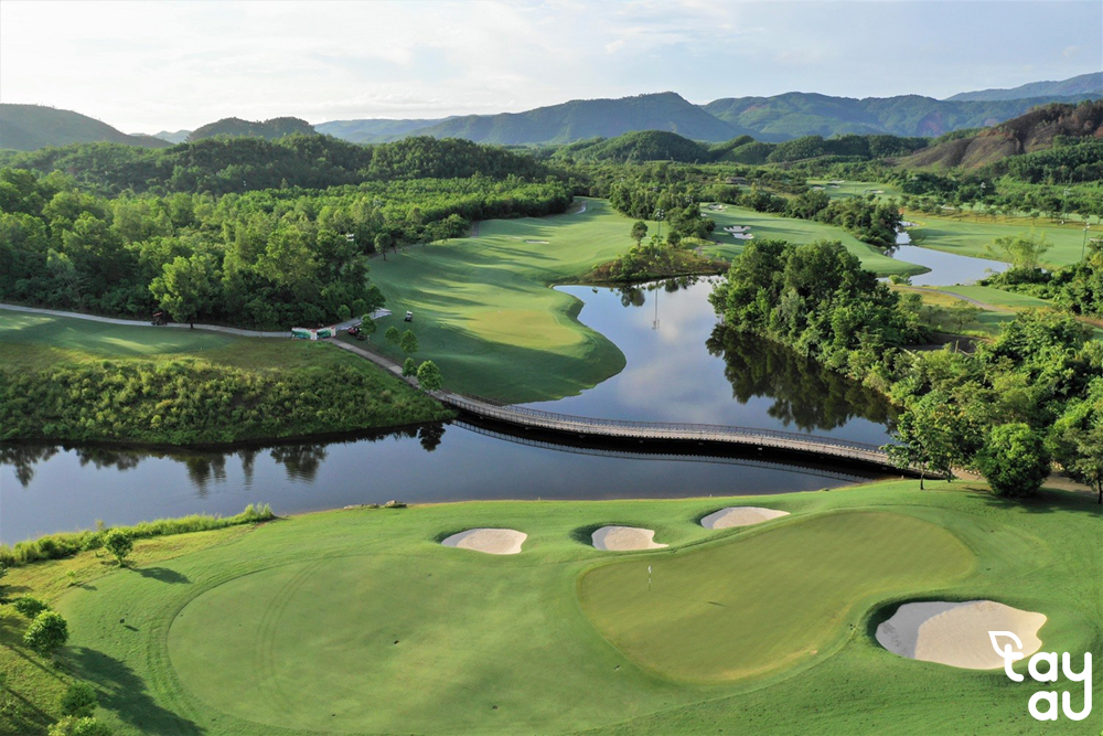 Top Most Beautiful Scenic Golf Courses in Vietnam You Can't Miss 15 most beautiful golf courses in Vietnam 4